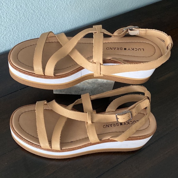 Platform Sandals - Picture 3 of 9